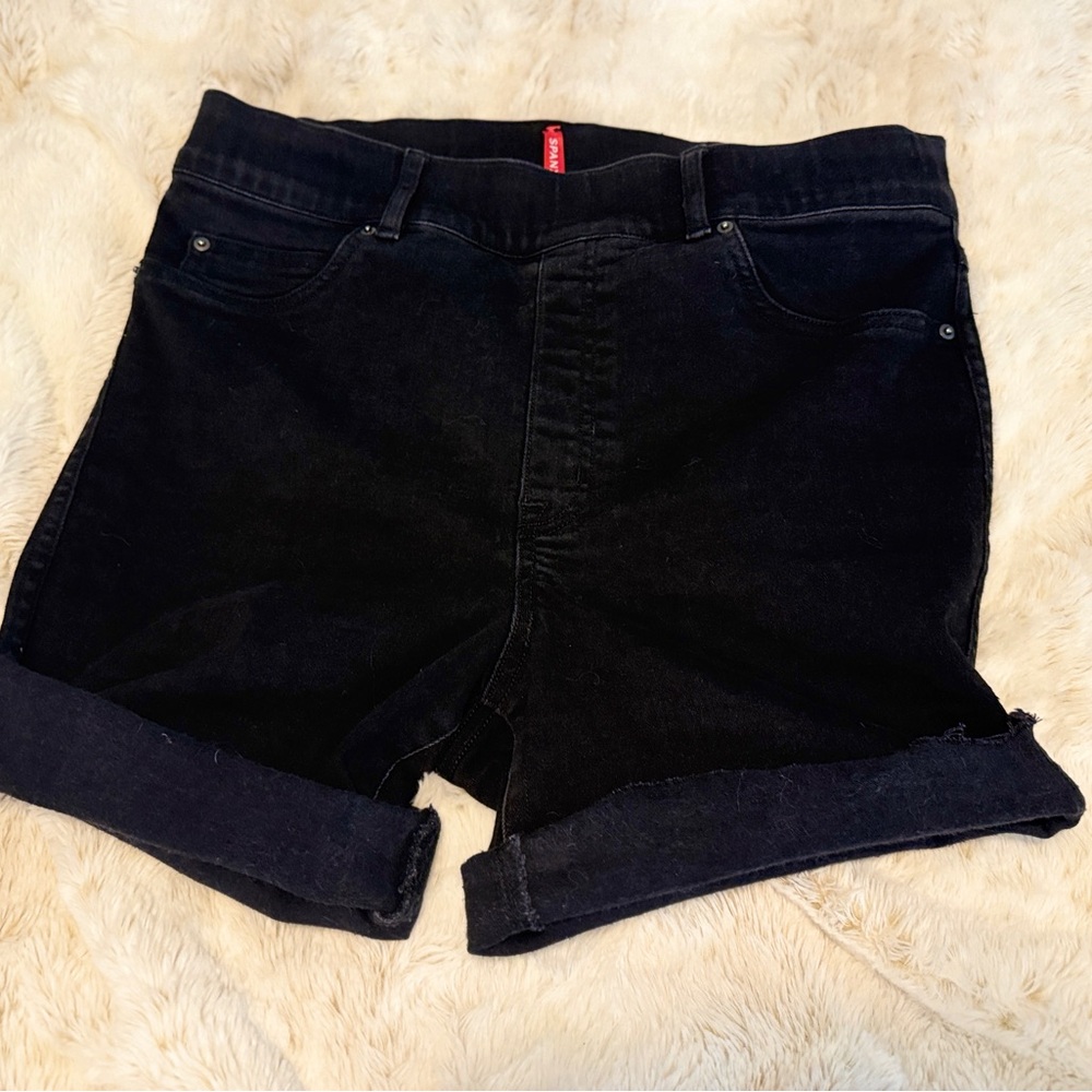 SPANX SE High Waist Booty Enhancing Jean Shorts